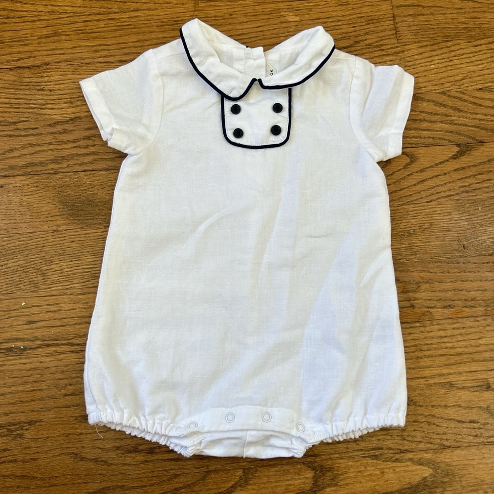 Janie and jack White linen one piece baby romper outfit with navy trim #baby